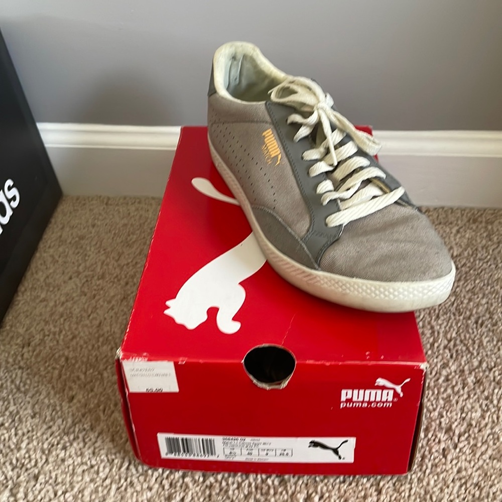 Gray Puma casual athletic shoes sz 9